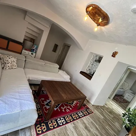 아파트 Center 1plus1 For 4 People Stone Building - Citak Mansions *